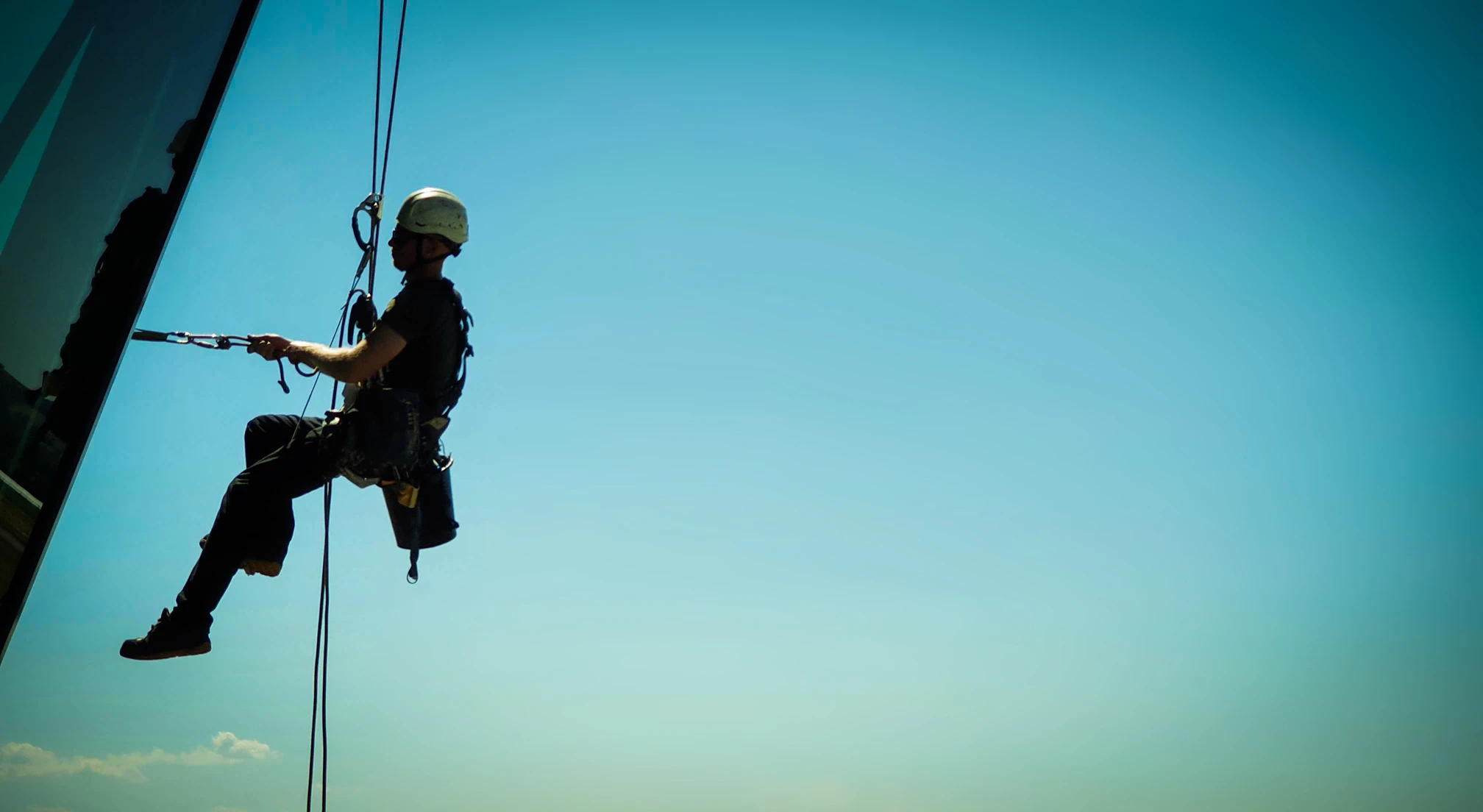Intervention de cordistes MS Access pour vision dégagée chez SNA-GSO-SNA à Uzein (bâtiment) – 3